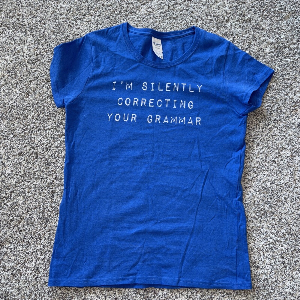 I'm silently correcting your grammar woman's size small